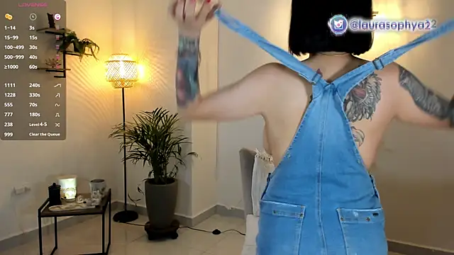 laurasophya's Live XXX Chat