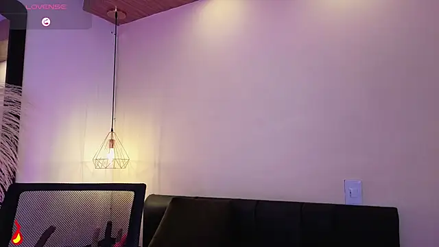 Chloe_monroee Adlı Modelin Canlı XXX Sohbeti
