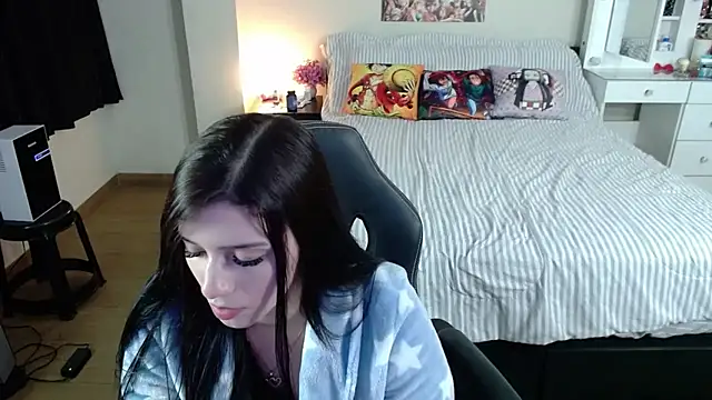 kittykat18x Adlı Modelin Canlı XXX Sohbeti