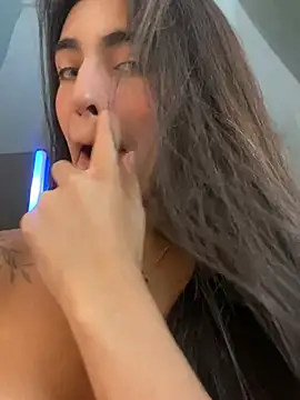 DaphneUwu's Live XXX Chat