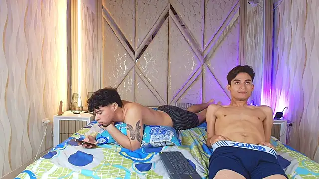 Twinfire_zeus Chat XXX live