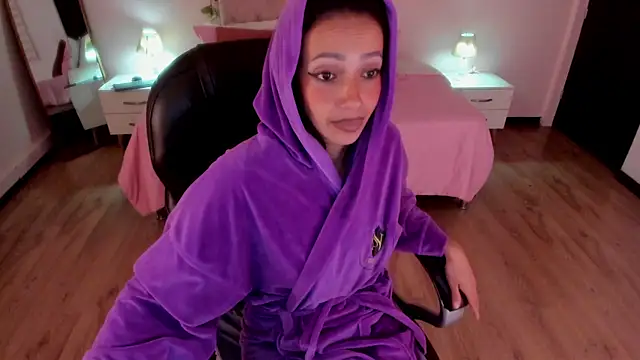 Chat +18 de Mariam_Lopez__ ao vivo