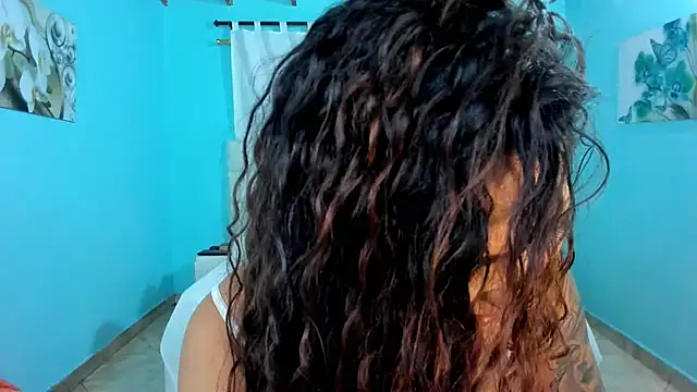 Chat +18 de shadia-orozco ao vivo