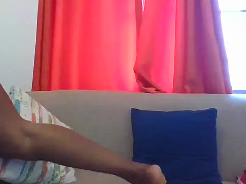 Chat +18 de larenshines ao vivo