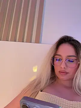 Show de mollyxxx na webcam