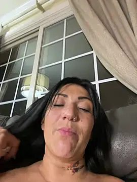 LittleMissEeve Adlı Modelin Canlı XXX Sohbeti