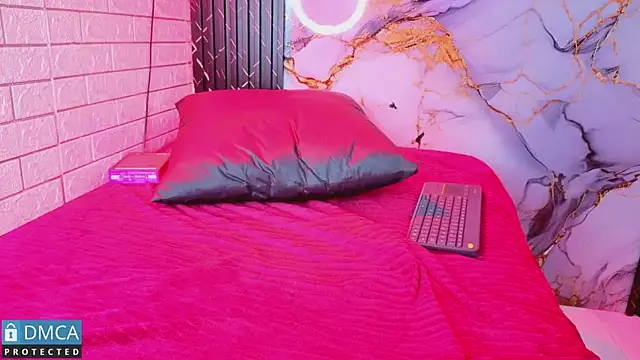 Chat XXX en directo de MaeveKuro