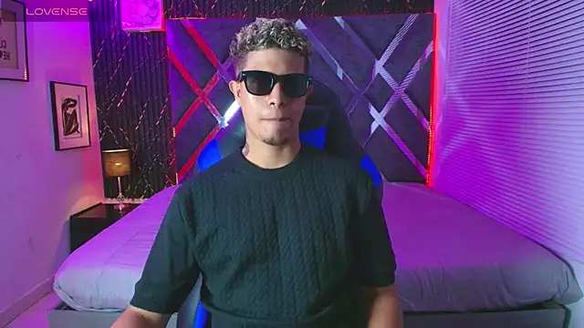 Chat +18 de dominic_connor ao vivo