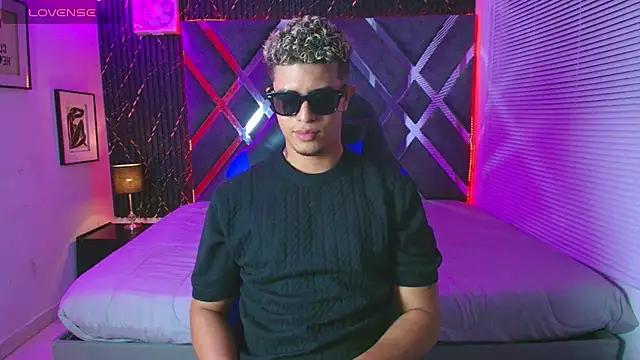 XXX chat uživo modela dominic_connor