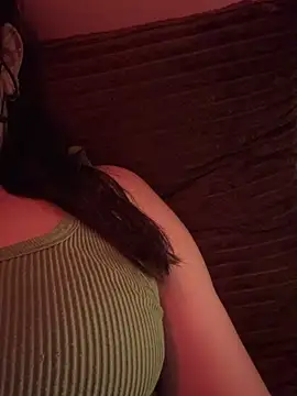 YaraQueen Chat XXX live