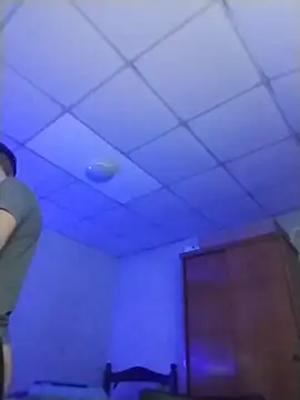 XXX chat uživo modela nicedick_bro