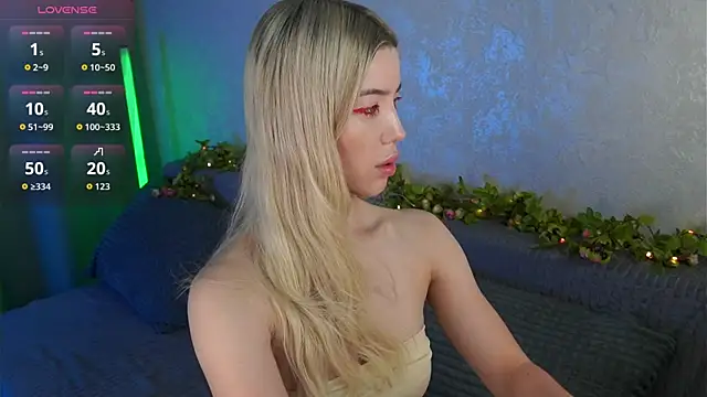 LindaThackerr Chat XXX in diretta