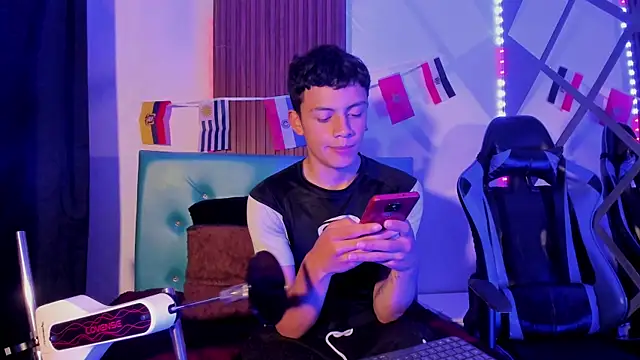 Mike_red élő XXX-chatje