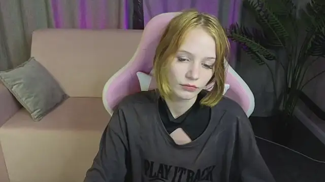 Chat XXX en directo de AliceJohansone