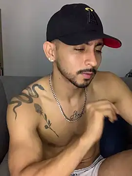 NicolasChest_xxx: вебкам-шоу