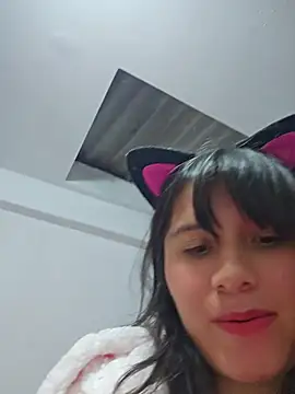Kitty_Kalifa 即時 XXX 聊天