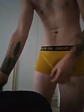 Show modela Gorace18cm na web-kameri