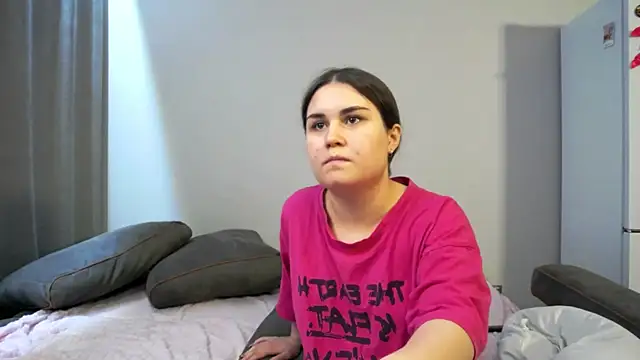 LucyMuur live XXX chat