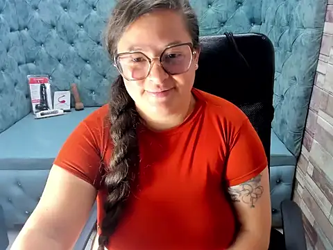 Chat XXX en directo de SaraThonson_