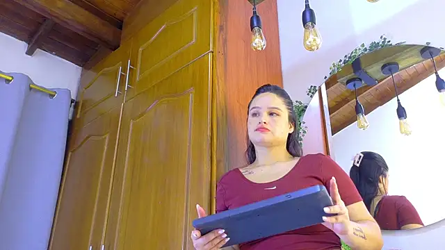 Chat +18 de Jennifer_Vega1 ao vivo