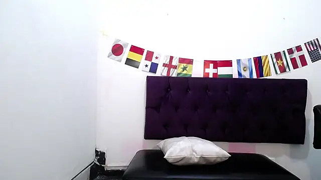 Little18Doll's Live XXX Chat