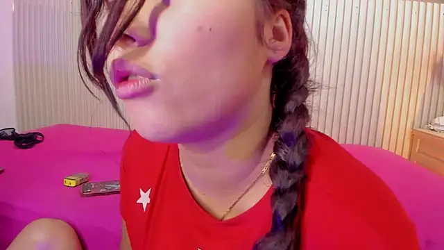 House_ofsofia Show in webcam