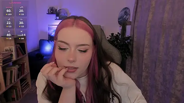 CoraMiel's Live XXX Chat