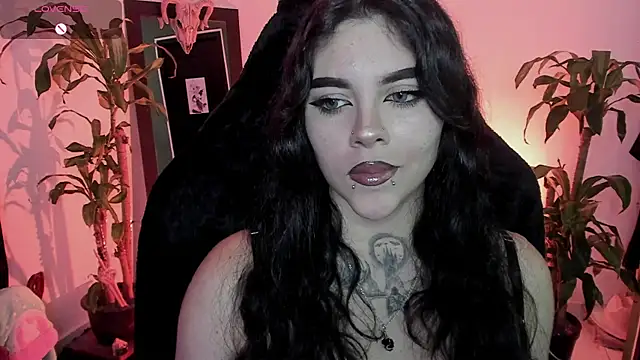 Chat +18 de MissCharlottte_18 ao vivo
