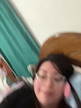 indiegirl666 Adlı Modelin Canlı XXX Sohbeti