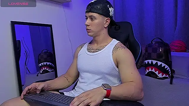 Živý XXX chat ASHTON_HILS