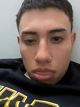 Thiagoo_Vega Chat XXX in diretta