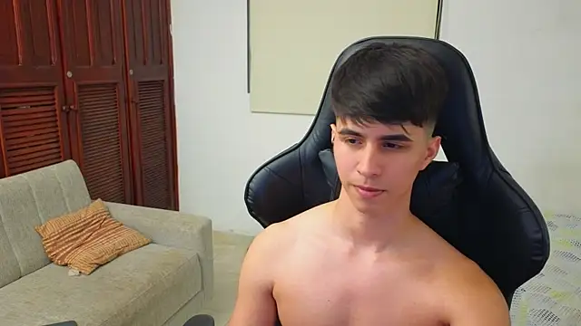 carl_dixon Adlı Modelin Canlı XXX Sohbeti