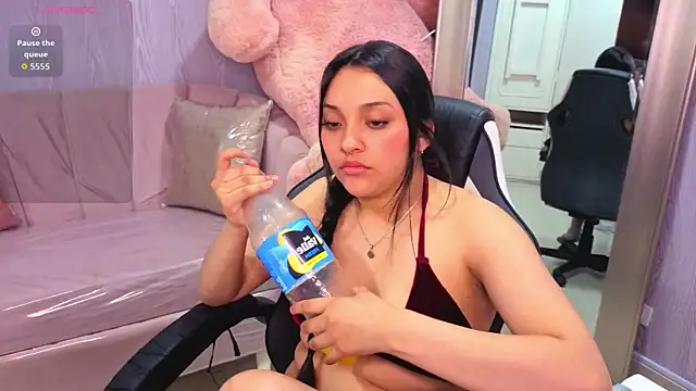 Chat +18 de lia_harper_t ao vivo
