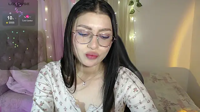 Chat +18 de mily_thomson_b_ ao vivo