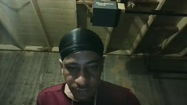 Leo99842's Live XXX Chat