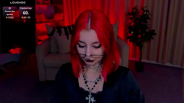 Mistress__Marcelline Chat XXX in diretta
