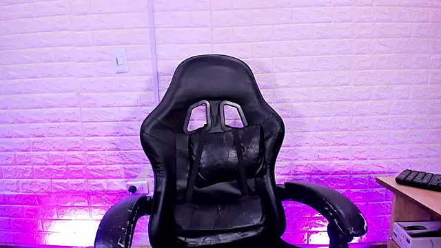 SofiiaCutee Adlı Modelin Canlı XXX Sohbeti