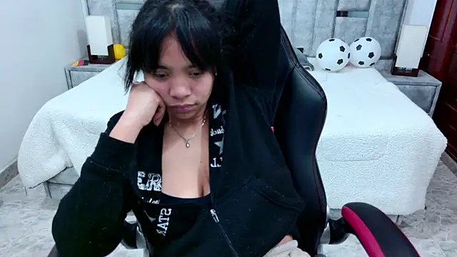 แชท XXX สดของ laureentt_