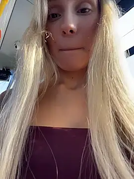 XXX chat uživo modela Pink_Kiss