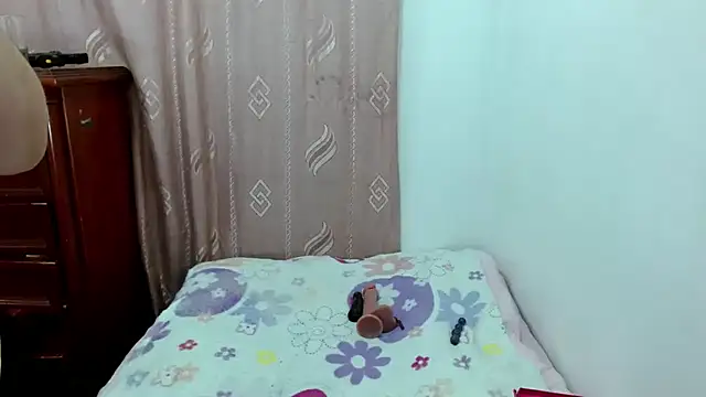 Ashyle Chat XXX live