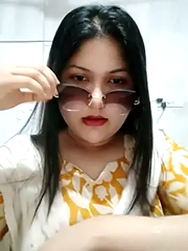 Chat +18 de Nusrat-N ao vivo
