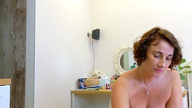 LadySweetWife's Live XXX Chat