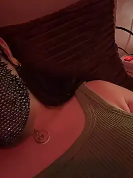 Chatroom XXX en direct de YaraQueen