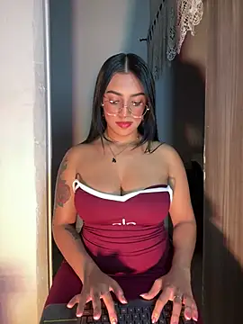 Živý XXX chat Linda_Saenz_