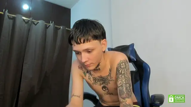Živý XXX chat Nick_TattooedGuy