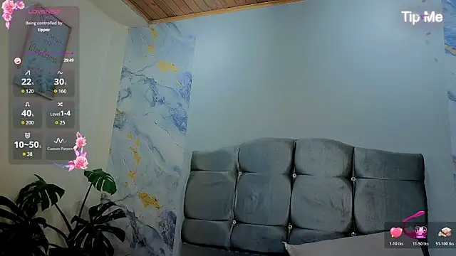Un_Sluttyy Live XXX Chat