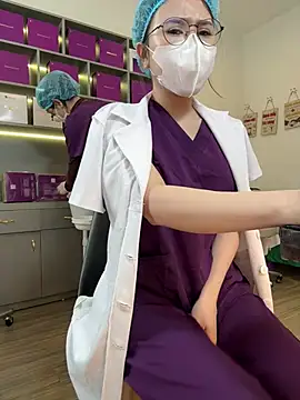 secretly_masturbating Adlı Modelin Canlı XXX Sohbeti
