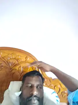 Paramkeerthi Adlı Modelin Canlı XXX Sohbeti