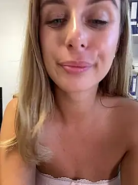 Hii_Lolla Live XXX Chat