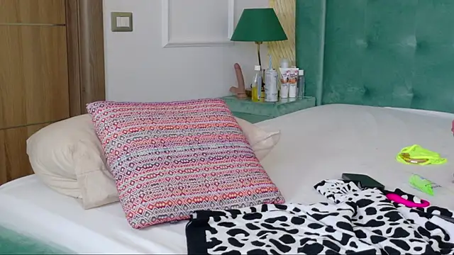 Chatroom XXX en direct de Daniela-Crudu